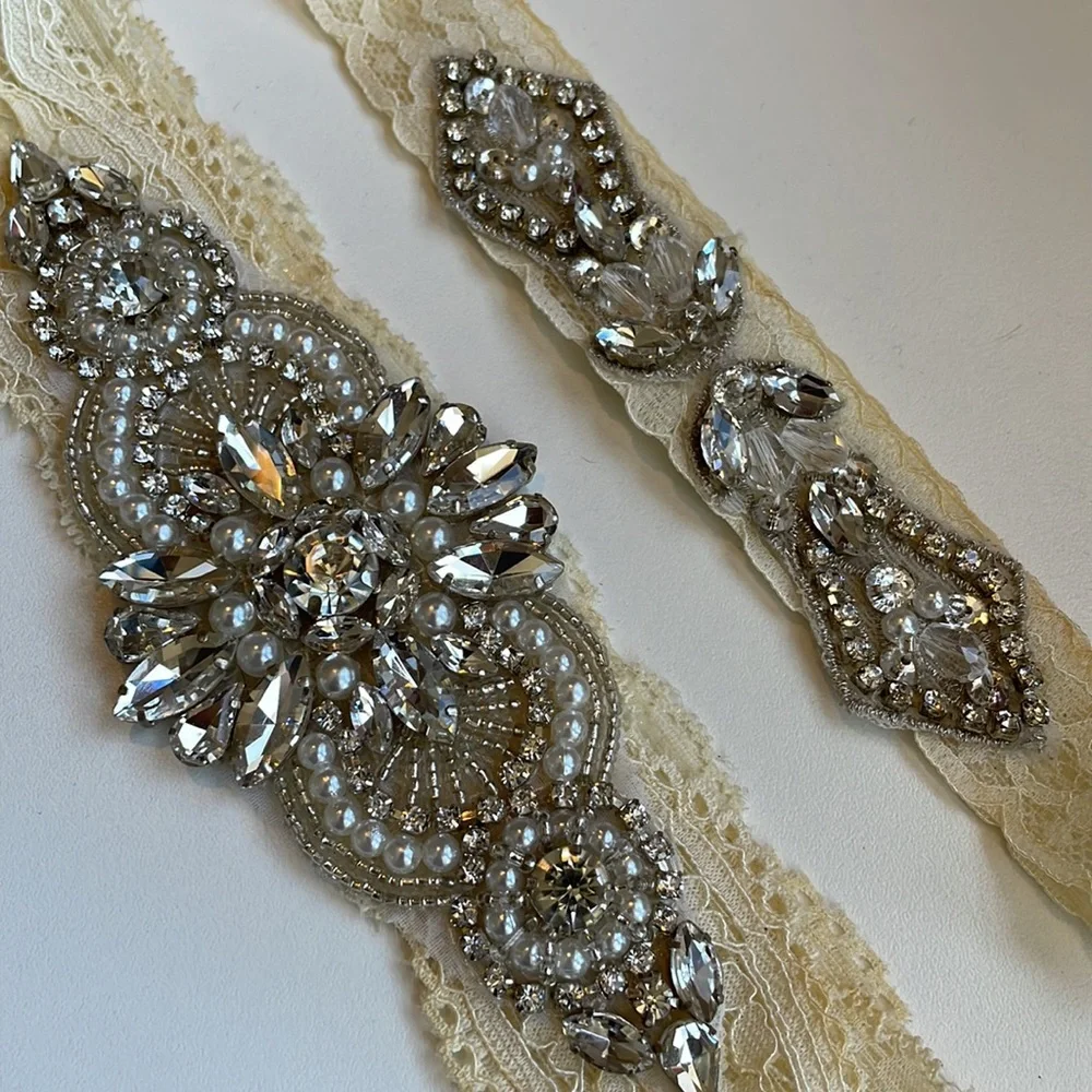 Garter Set - Picture 2 of 3